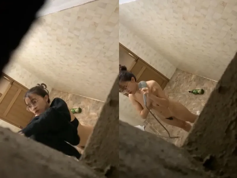 Quay lén bạn gái vú to tắm, khe lỗ lồn chảy nước ròng ròng